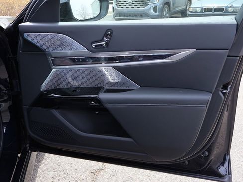 New 2026 BMW 760i xDrive w/ Executive Package image 10