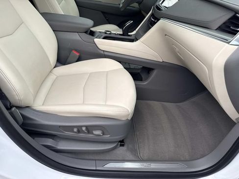 Certified 2023 Cadillac XT5 Premium Luxury AWD/4WD image 22