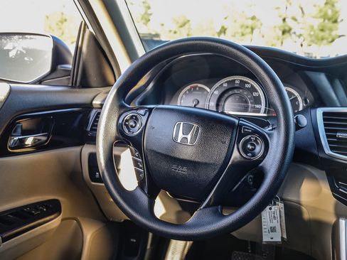 Used 2016 Honda Accord LX image 18