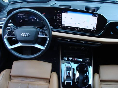 Used 2025 Audi A5 2.0T Premium Plus w/ Premium Plus AWD/4WD image 13