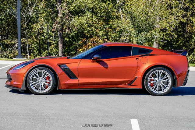 Used 2015 Chevrolet Corvette Z06 w/ Z07 Performance Package RWD image 2
