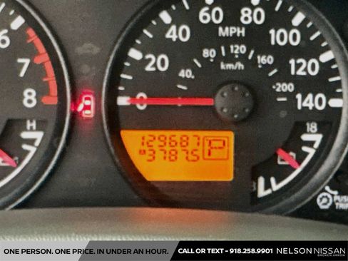 Used 2010 Nissan Frontier SE AWD/4WD image 12