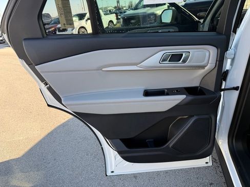 New 2026 Ford Explorer Active w/ Active Comfort Package AWD/4WD image 11