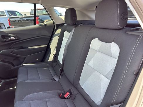 New 2026 Chevrolet Trax LS w/ LS Convenience Package FWD image 33