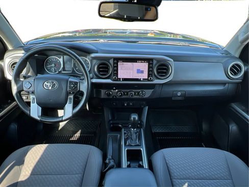 Used 2020 Toyota Tacoma SR5 AWD/4WD image 38