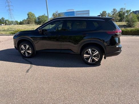 Certified 2025 Nissan Rogue SL w/ Tech Package AWD/4WD image 6