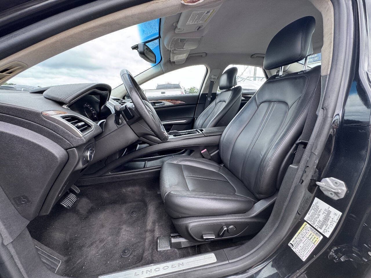 Used 2014 Lincoln MKZ FWD image 13