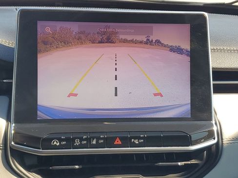 Used 2023 Jeep Compass Limited image 30