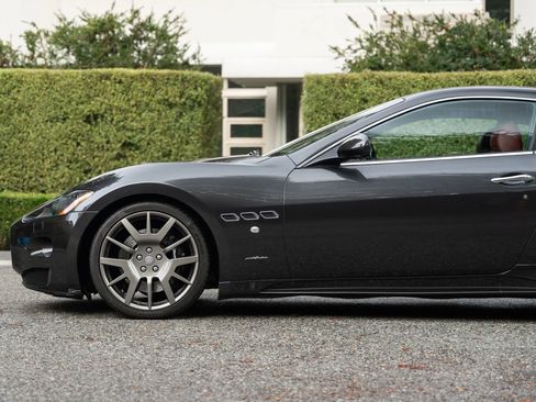 Used 2009 Maserati GranTurismo S RWD image 21