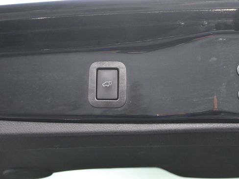 Used 2018 Toyota Highlander Limited Platinum image 31