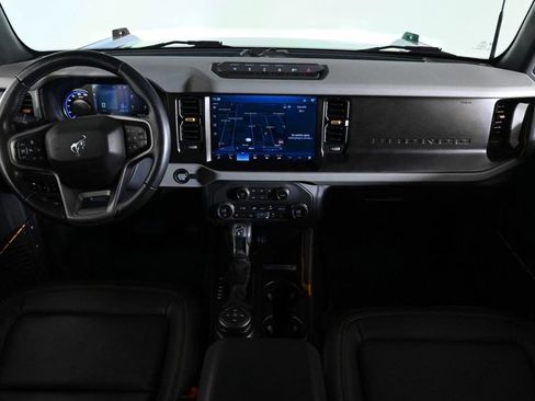 Used 2023 Ford Bronco Badlands image 9