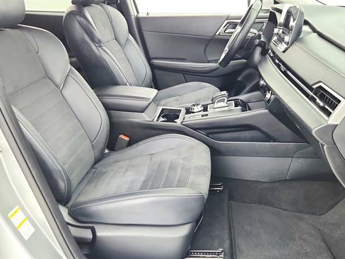 Used 2024 Mitsubishi Outlander Ralliart image 19