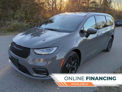 Used 2023 Chrysler Pacifica Touring-L w/ S Appearance Package