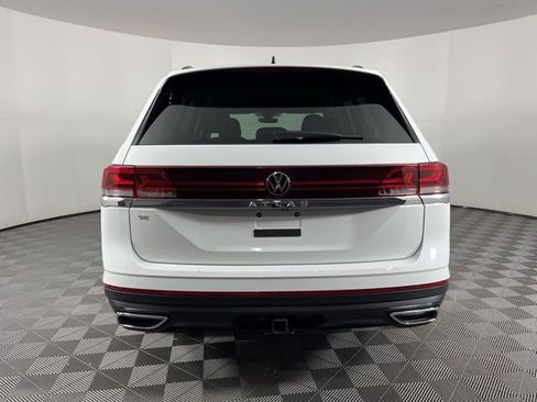 Used 2025 Volkswagen Atlas SE image 9