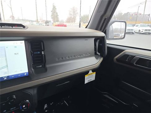 Used 2024 Ford Bronco Wildtrak image 25