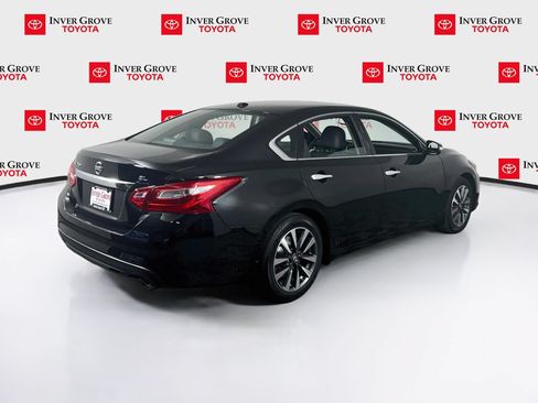 Used 2016 Nissan Altima 2.5 SL w/ 2.5 Technology w/LED Package FWD image 4
