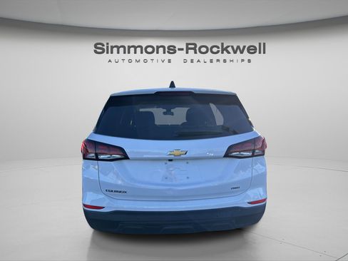 Used 2024 Chevrolet Equinox LS w/ LS Convenience Package image 9