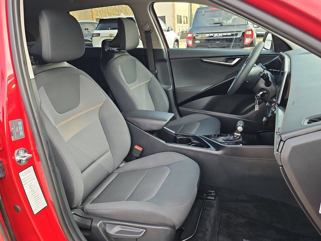 Used 2025 Kia Niro LX FWD image 31