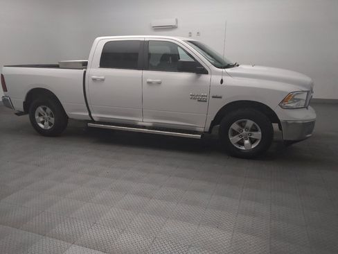 Used 2019 RAM 1500 Classic SLT RWD image 11
