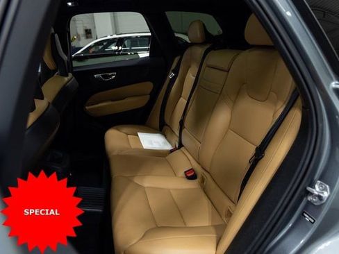 Used 2018 Volvo XC60 T8 Momentum image 23