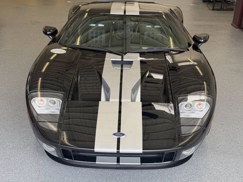 Used 2005 Ford GT RWD image 4