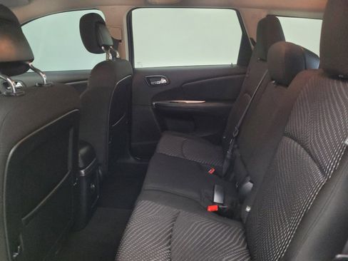 Used 2020 Dodge Journey SE w/ SE Popular Equipment Group FWD image 18