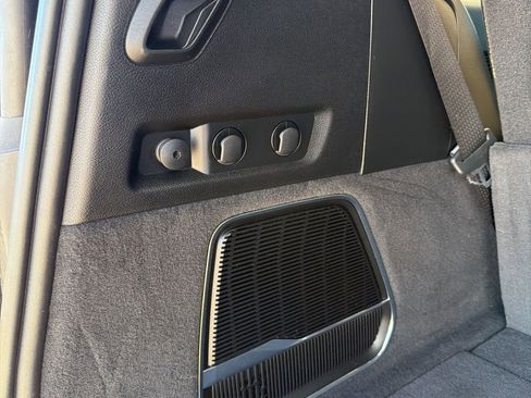 Used 2023 Jeep Grand Wagoneer Series III w/ Rear-Seat Entertainment Group AWD/4WD image 28