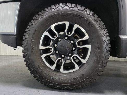 Used 2020 GMC Sierra 2500 SLE w/ SLE Value Package; AWD/4WD image 6