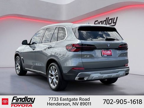 Used 2024 BMW X5 xDrive40i w/ Parking Assistance Package AWD/4WD image 2