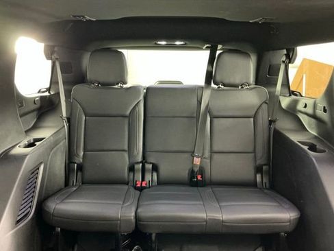 Used 2022 Chevrolet Tahoe LT w/ Luxury Package image 17