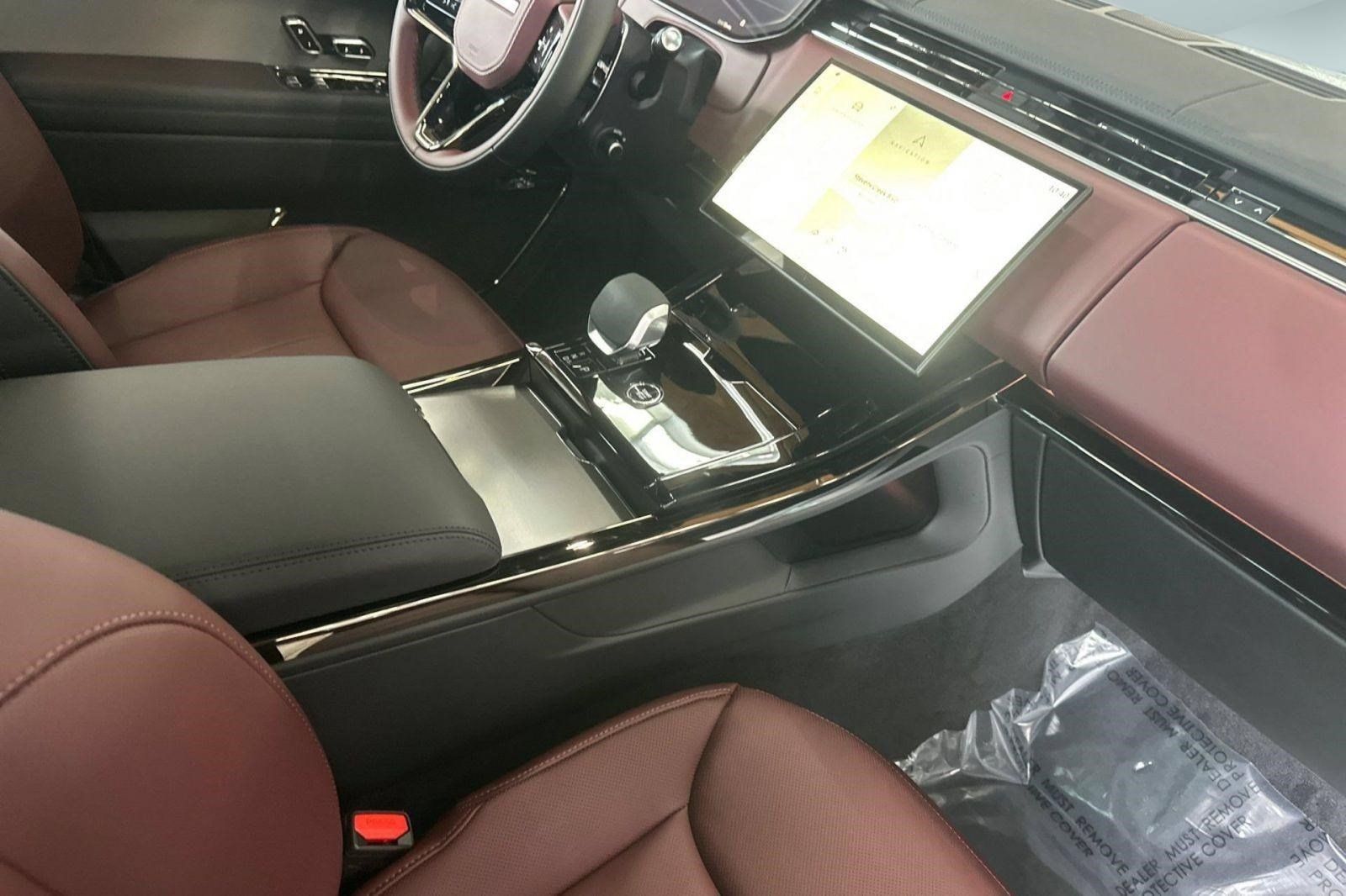 New 2026 Land Rover Range Rover Sport Dynamic SE AWD/4WD image 18