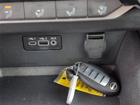 Used 2025 Nissan Altima 2.5 SV FWD image 24