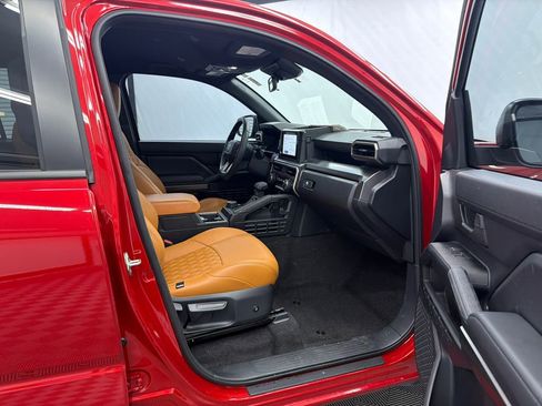 Used 2025 Toyota 4Runner SR5 image 14