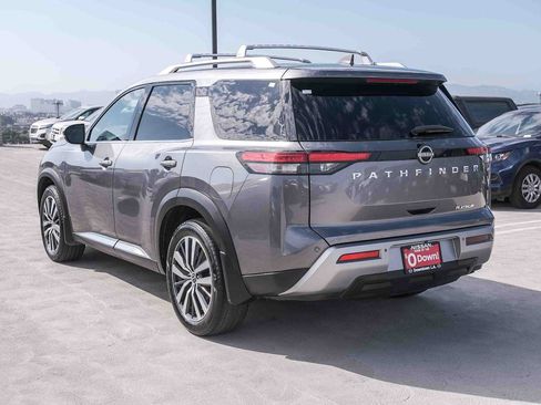 Used 2022 Nissan Pathfinder Platinum w/ Lighting Package (N92) FWD image 6