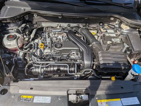 Used 2022 Volkswagen Taos SEL image 40