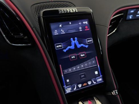 Used 2021 Ferrari Roma image 5