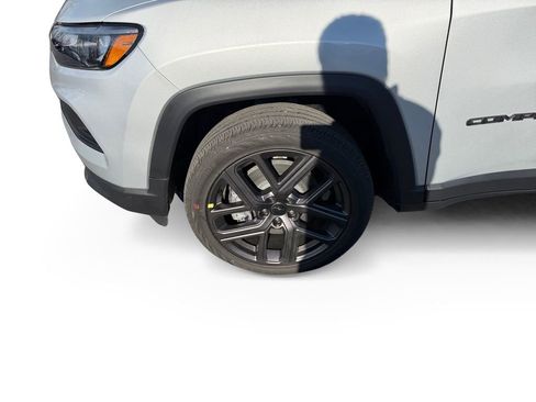 New 2026 Jeep Compass Latitude image 14