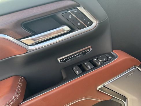 New 2026 GMC Sierra 1500 Denali Ultimate w/ LPO, Black Badging Package image 10