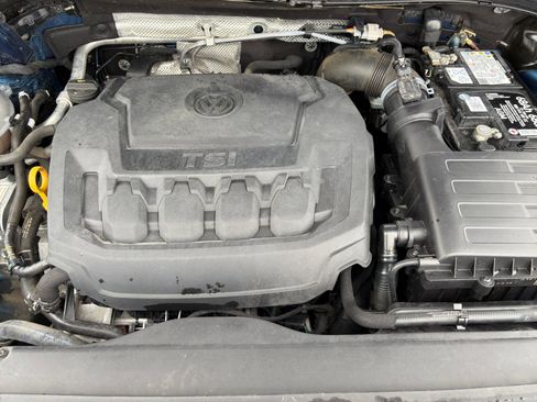Used 2018 Volkswagen Tiguan SE w/ Panoramic Sunroof Package AWD/4WD image 34