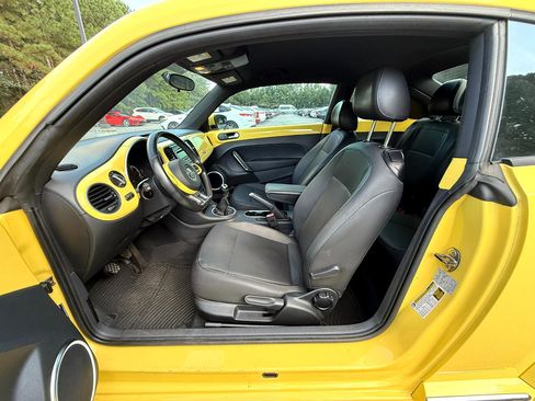 Used 2014 Volkswagen Beetle 1.8T image 8