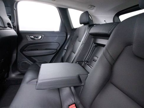 Certified 2025 Volvo XC60 B5 Plus w/ Climate Package AWD/4WD image 29