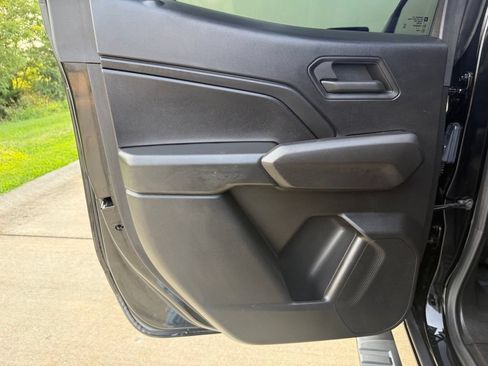 Used 2024 Chevrolet Colorado Trail Boss w/ Technology Package AWD/4WD image 10
