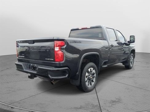Used 2024 Chevrolet Silverado 2500 Custom w/ Custom Value Package image 8