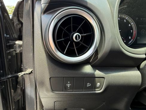 Used 2022 Hyundai Kona SEL FWD image 12