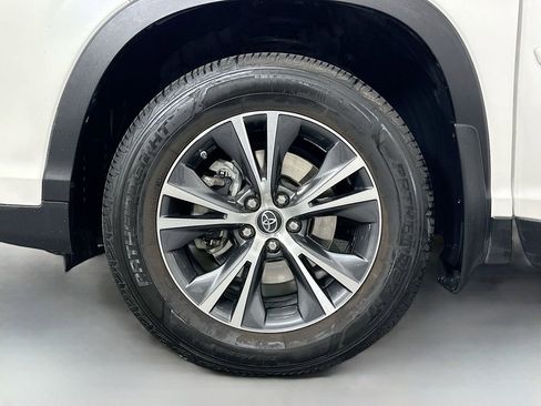 Used 2019 Toyota Highlander LE image 30