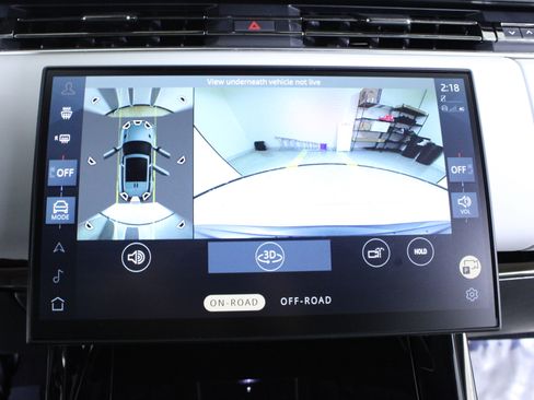 Used 2025 Land Rover Range Rover Sport image 29