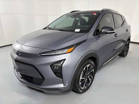 Used 2022 Chevrolet Bolt EUV Premier w/ Super Cruise Package image 4