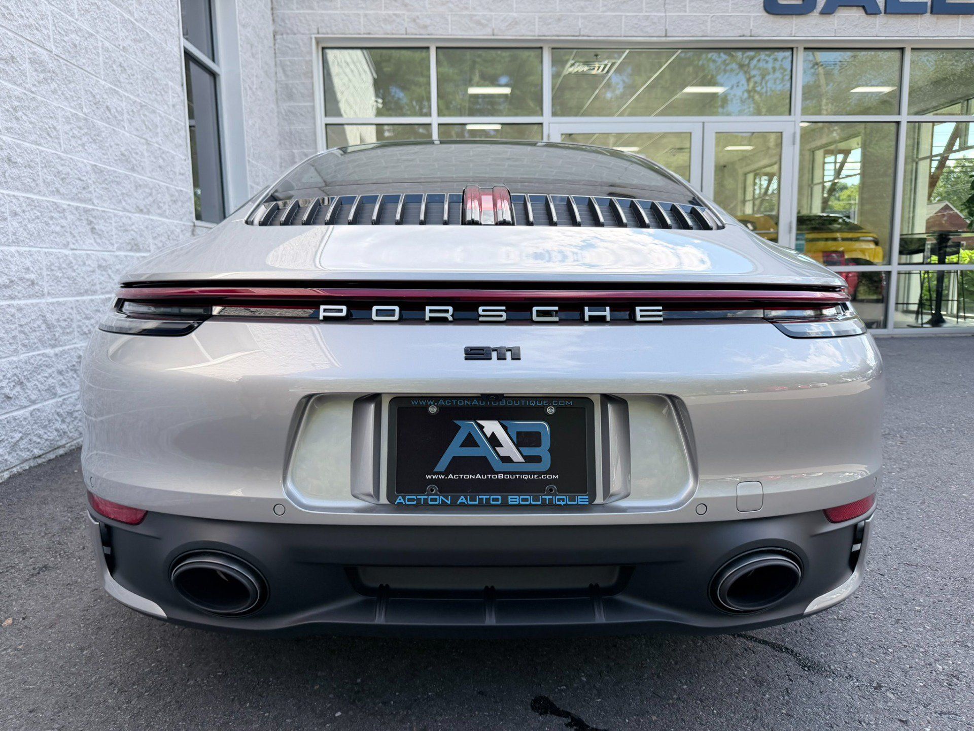 Used 2023 Porsche 911 Carrera S RWD image 40