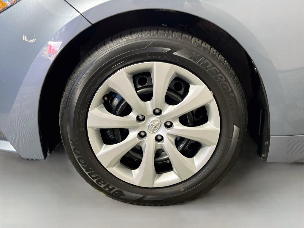 Used 2025 Toyota Corolla LE FWD image 11