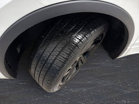 Used 2024 Volkswagen Tiguan SE R-Line image 35